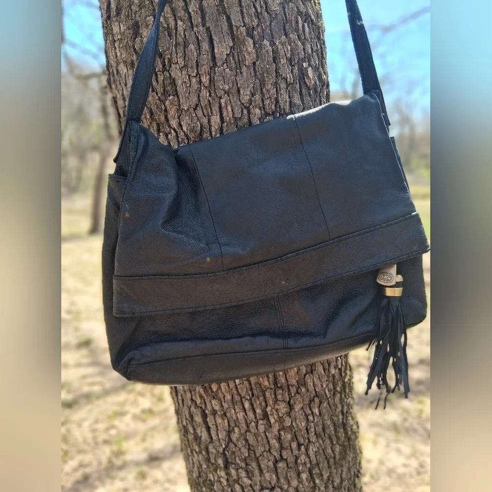 Elegant Black Leather Shoulder Bag